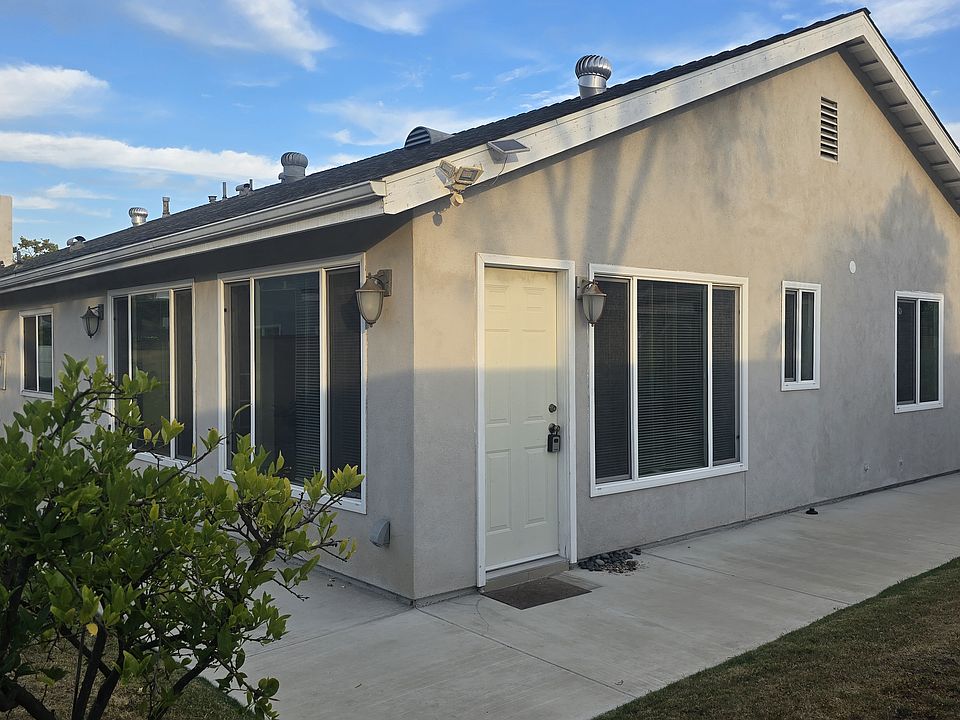 Entrance of Back unit