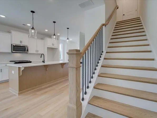 1923 Deco Dr, Kennesaw, GA 30144