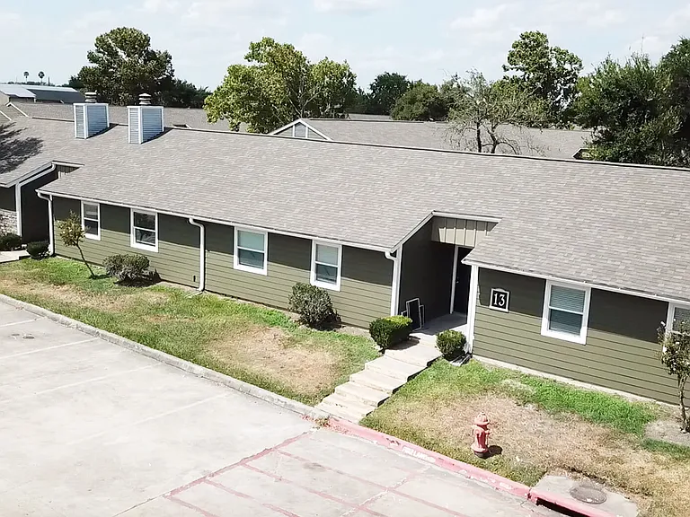 Mosswood Apartments — Photo 24