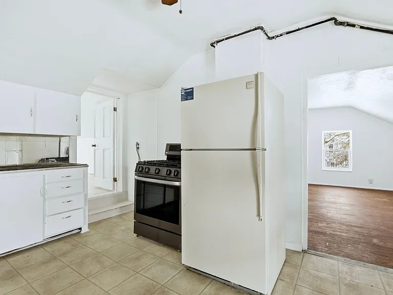 926 N Porter St — Photo 3
