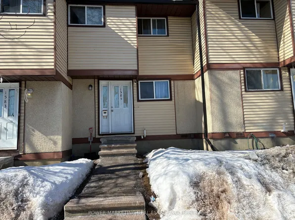1585 Feather Ln, Ottawa, ON K1T 1V3