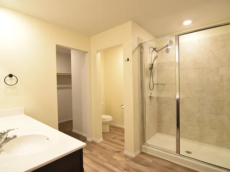 749 Jersey Ct — Photo 13