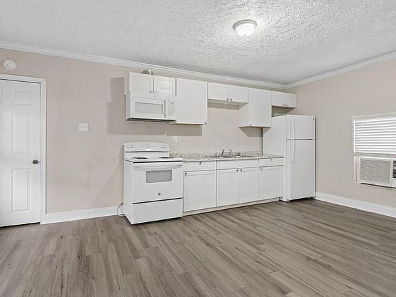5th image of 1709 W 4th St #1709