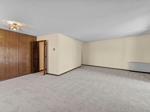 5th image of 2200 Nevada Ave S APT 216