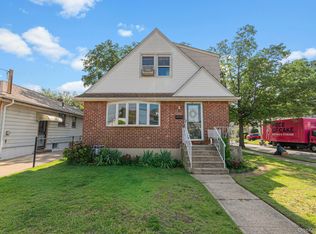 19 Acorn Place, Lynbrook, NY 11563