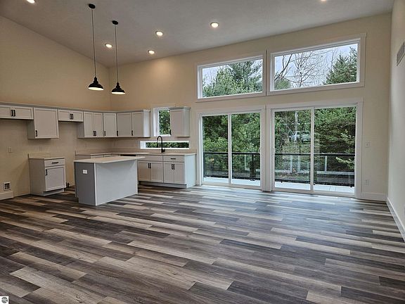 3rd image of 9901 Cushman Ct