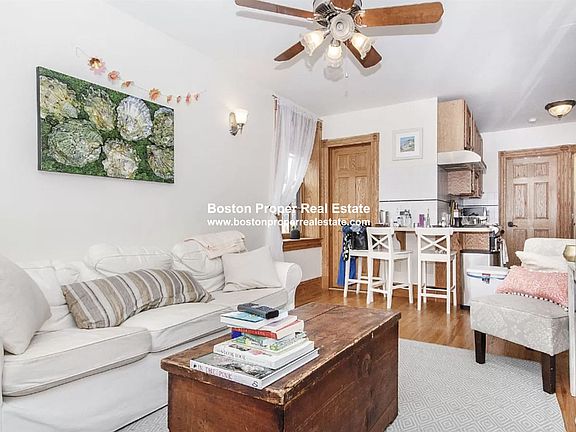 89 Myrtle St. #6 Boston - Beacon Hill Unit Photo 3