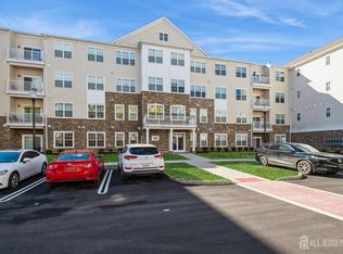 533 Lorhan Dr, Piscataway, NJ 08854