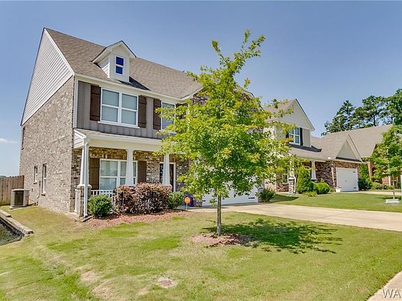 2nd image of 3911 Fernwood Ln