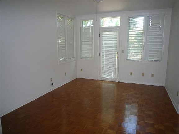 4th image of 165 Eton Cir