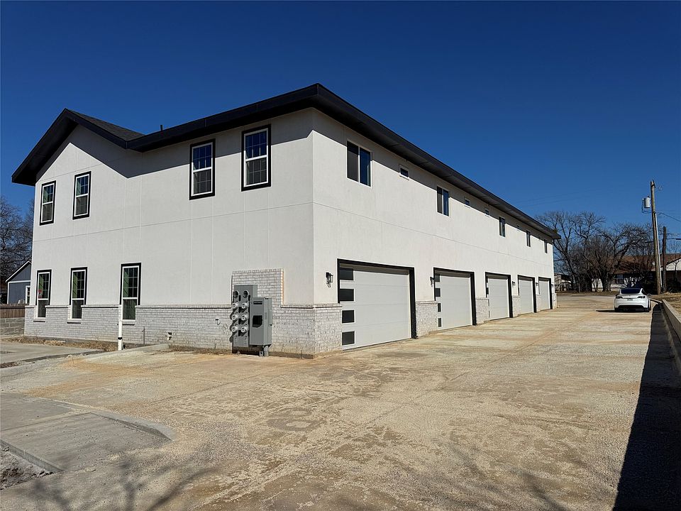 1st image of 6800 Oak Crest Dr W