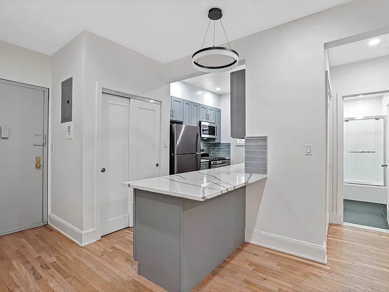 1821 Madison St #6 — Photo 14