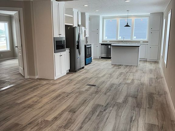 4th image of 369 Lawless Ln