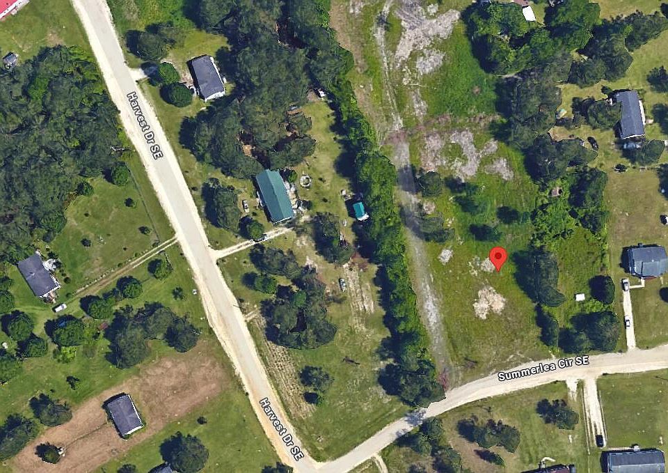 2nd image of 586 Summerlea Circle SE