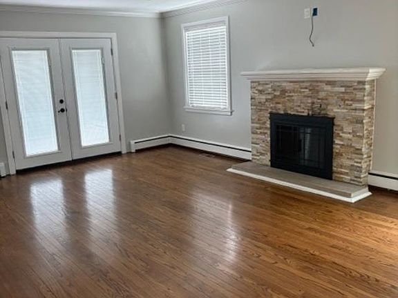 4th image of 90 Clearview Ave