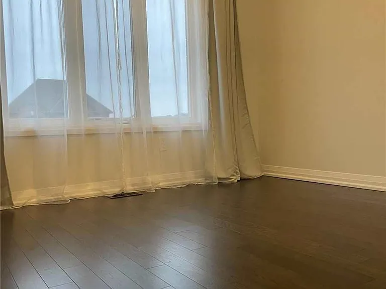 1376 Harrington St — Photo 18