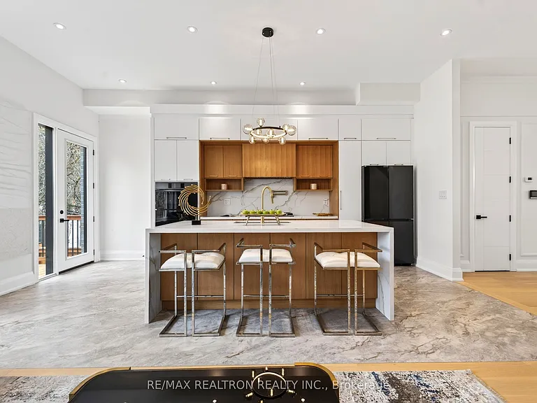 792 Midland Ave — Photo 14