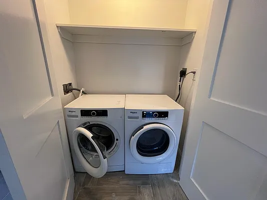 Rented by Voro Purple LLC | media 16