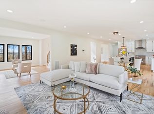 51 Upper Dr, Watchung, NJ 07069