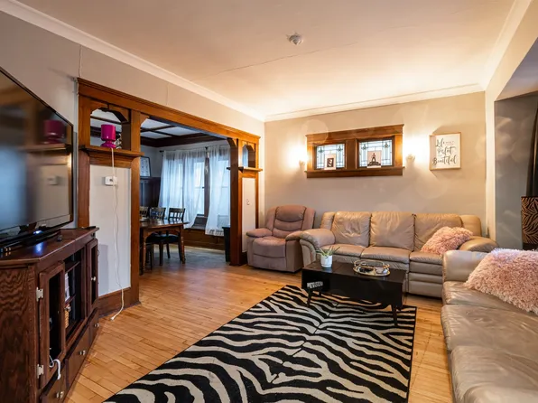 3414 N Oakland Ave, Milwaukee, WI 53211