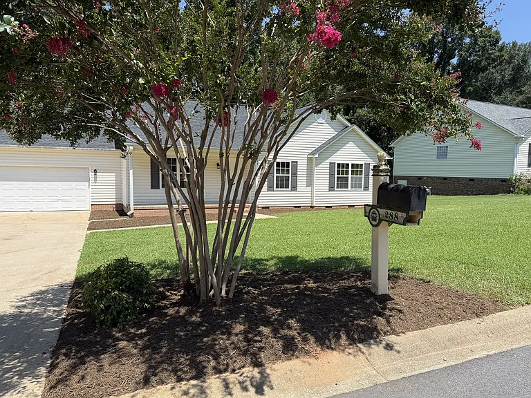 288 Augustine Dr — Photo 3