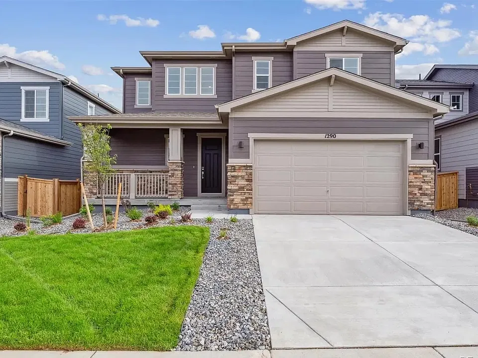 1290 Loraine Cir N