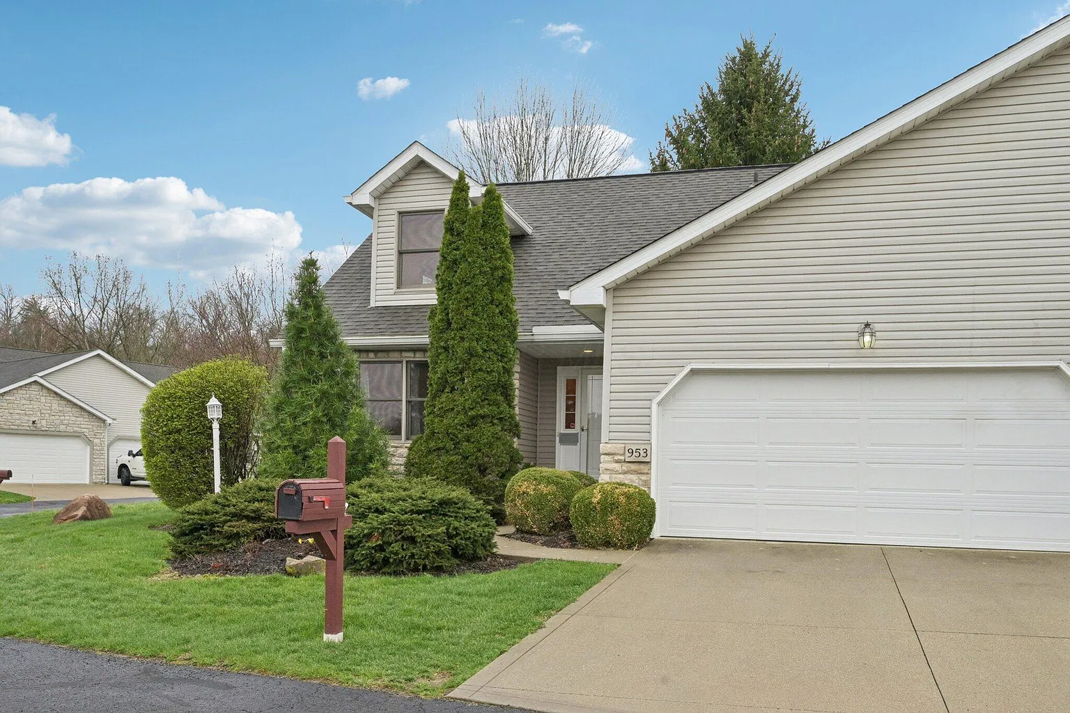 953 Hopewell Heights Dr photo 1