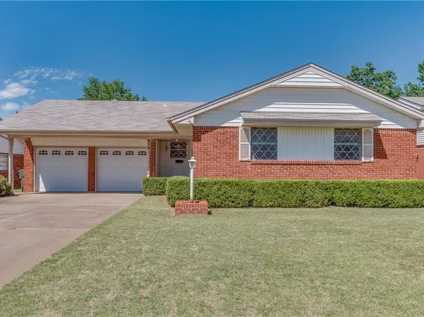 929 W Silver Meadow Dr, Midwest City, OK 73110