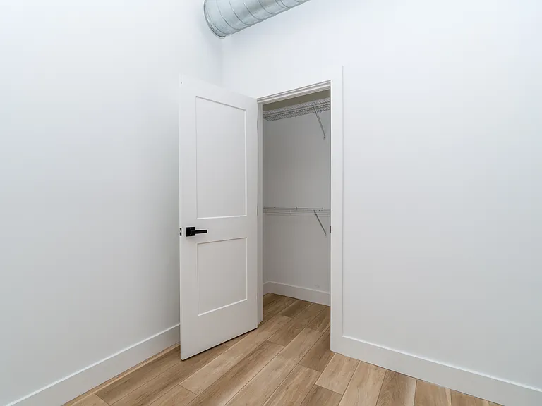 2700 E Auburn St #G204 — Photo 9