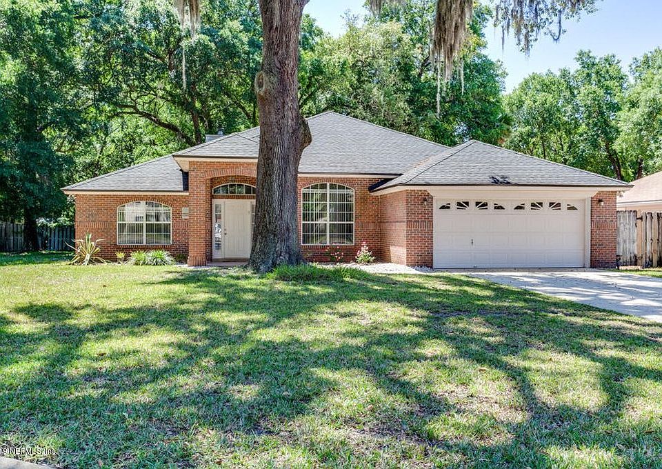 1st image of 305 Ashwood Ct