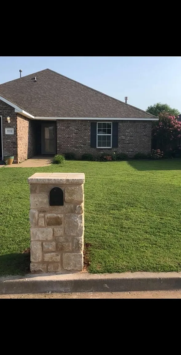 3 bed, 1921 sqft, $2,250 — Photo 2