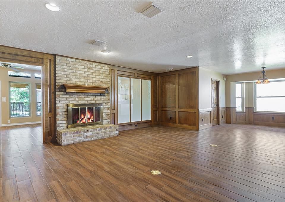 643 S Rivershire Dr, Conroe, TX 77304 Zillow