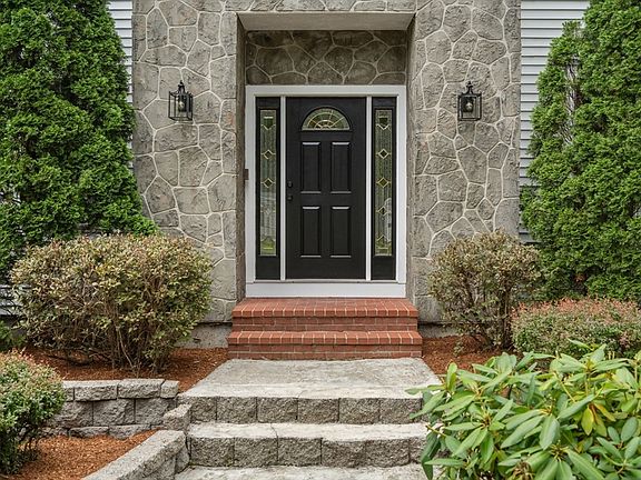 3rd image of 532 Washington St