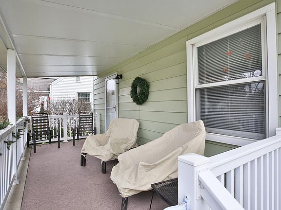 3rd image of 5622 Indianola Ave