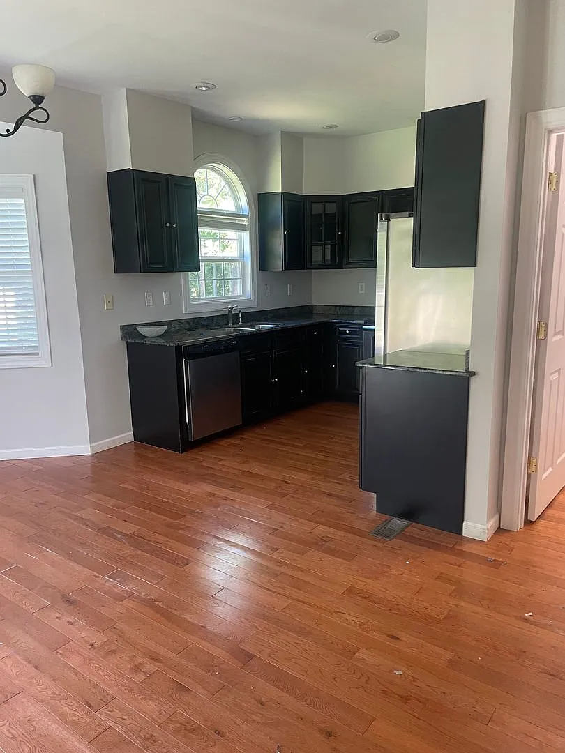 Building Photo - 103 Westhill Dr