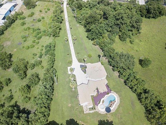 3rd image of 21119 Rhodes Rd