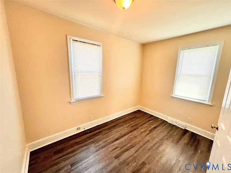 237 S 12th Ave — Photo 4