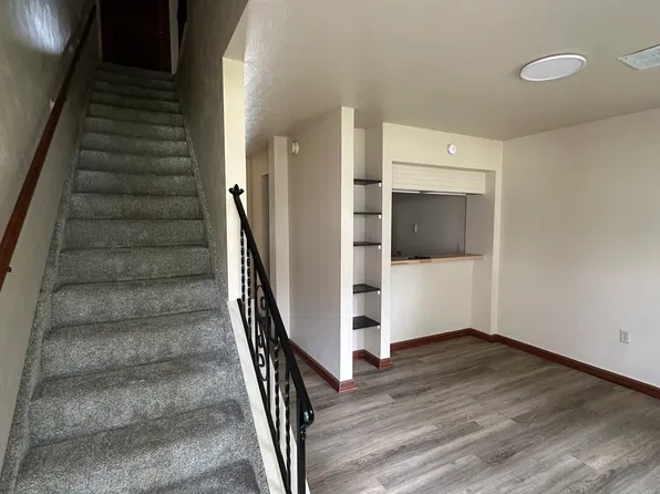 150 S Lakeside Dr #4, North East, PA 16428