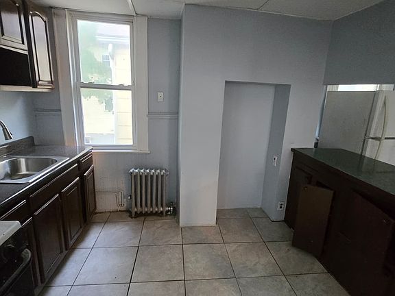 2nd image of 257 S 11th St #2AA