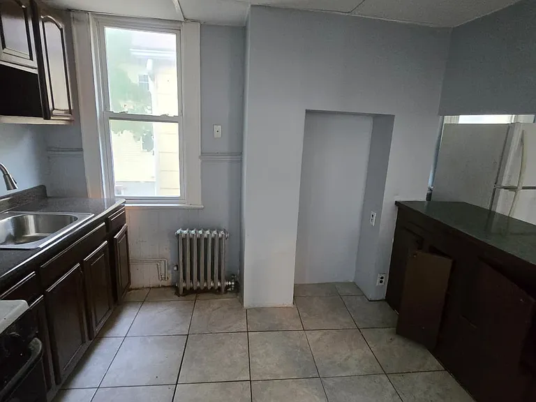 257 S 11th St #2AA — Photo 2
