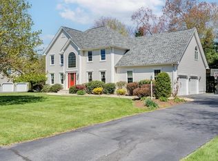 15 Overlook Dr, Wilbraham, MA 01095