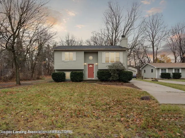 307 Sawyer Rd, Lansing, MI 48911
