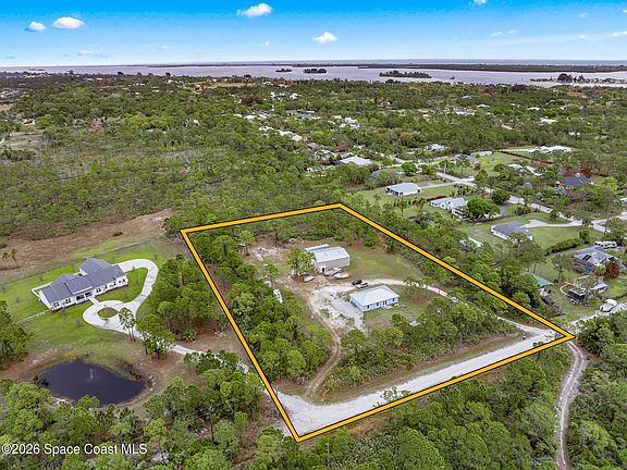 2nd image of 4310 Sand Point Rd