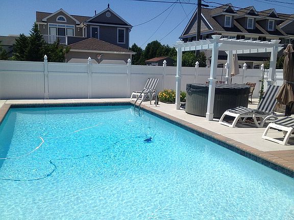 Htd Saltwater Pool/Spa 2010