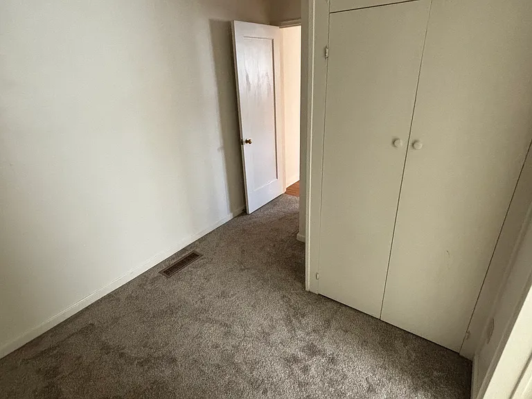 122 W 7th Ave #C — Photo 10