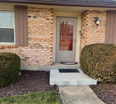3rd image of 1931 Sherwood Forest Dr