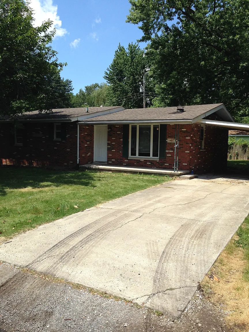 1014 Rhondell Ln photo 1