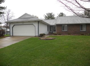 18369 Crownhill Dr, South Bend, IN 46637