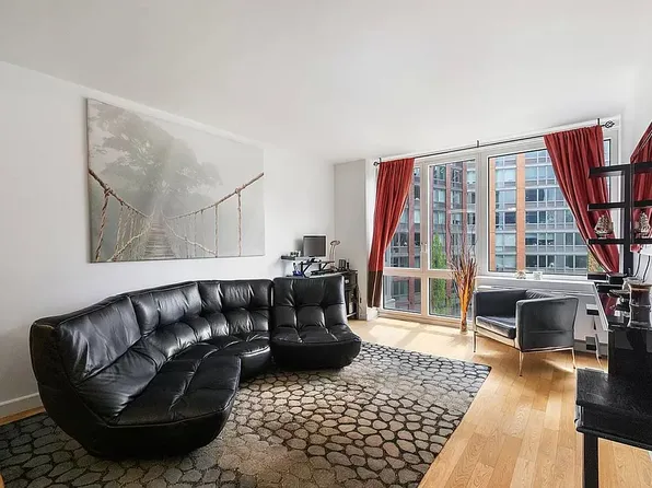 415 Main St #4E, New York, NY 10044