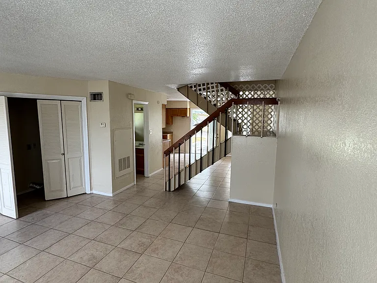 1207 N 77 Sunshine Strip #3 — Photo 2
